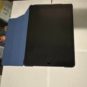 Apple iPad Pro 9.7" A1673 128GB Wi-Fi - Space Grey (Case Included)